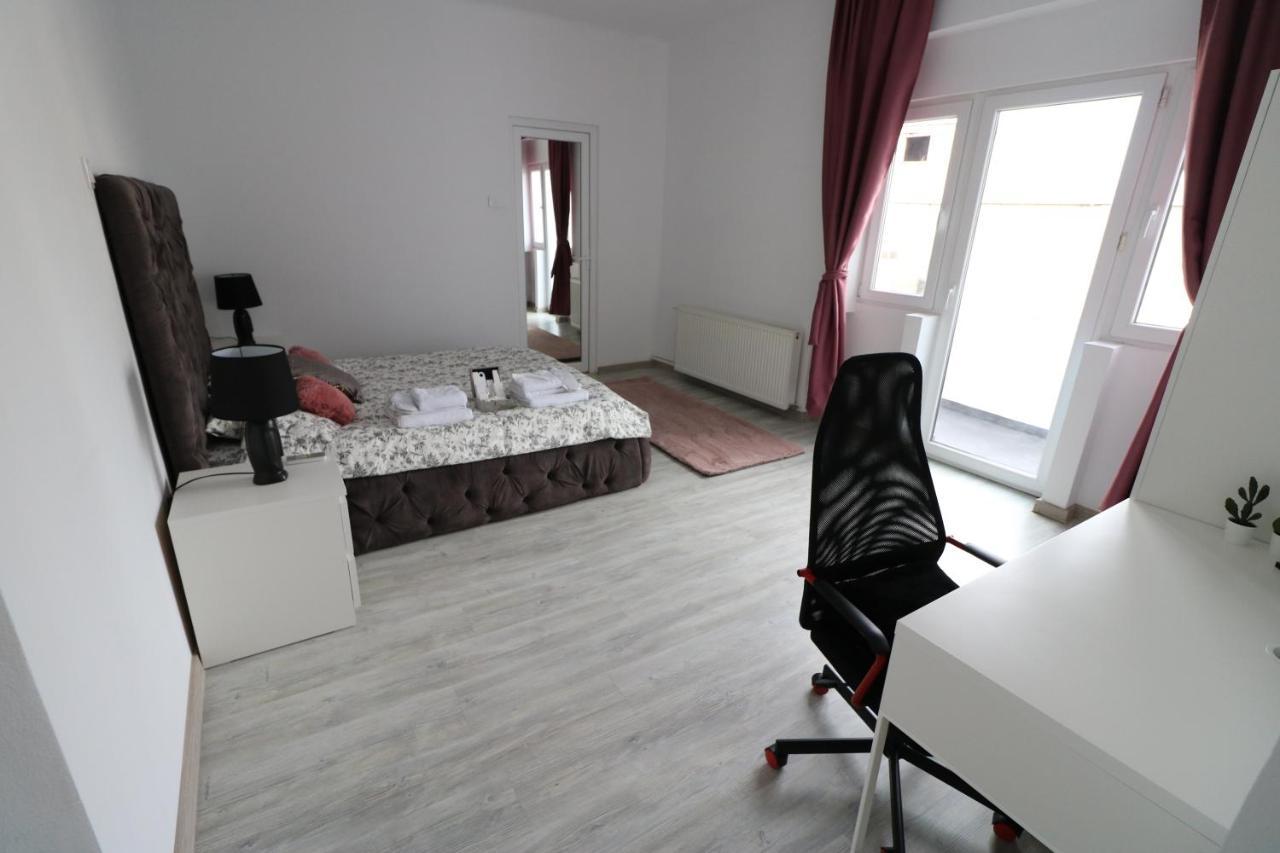 Athenee Palace Apartment - Panoramic View Terrace & Balcony - Free Minibar Bukarest Eksteriør billede